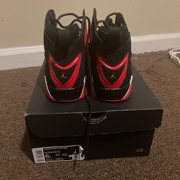 COPY - Jordan true flight sz 6y black and university red - Picture 2 of 3
